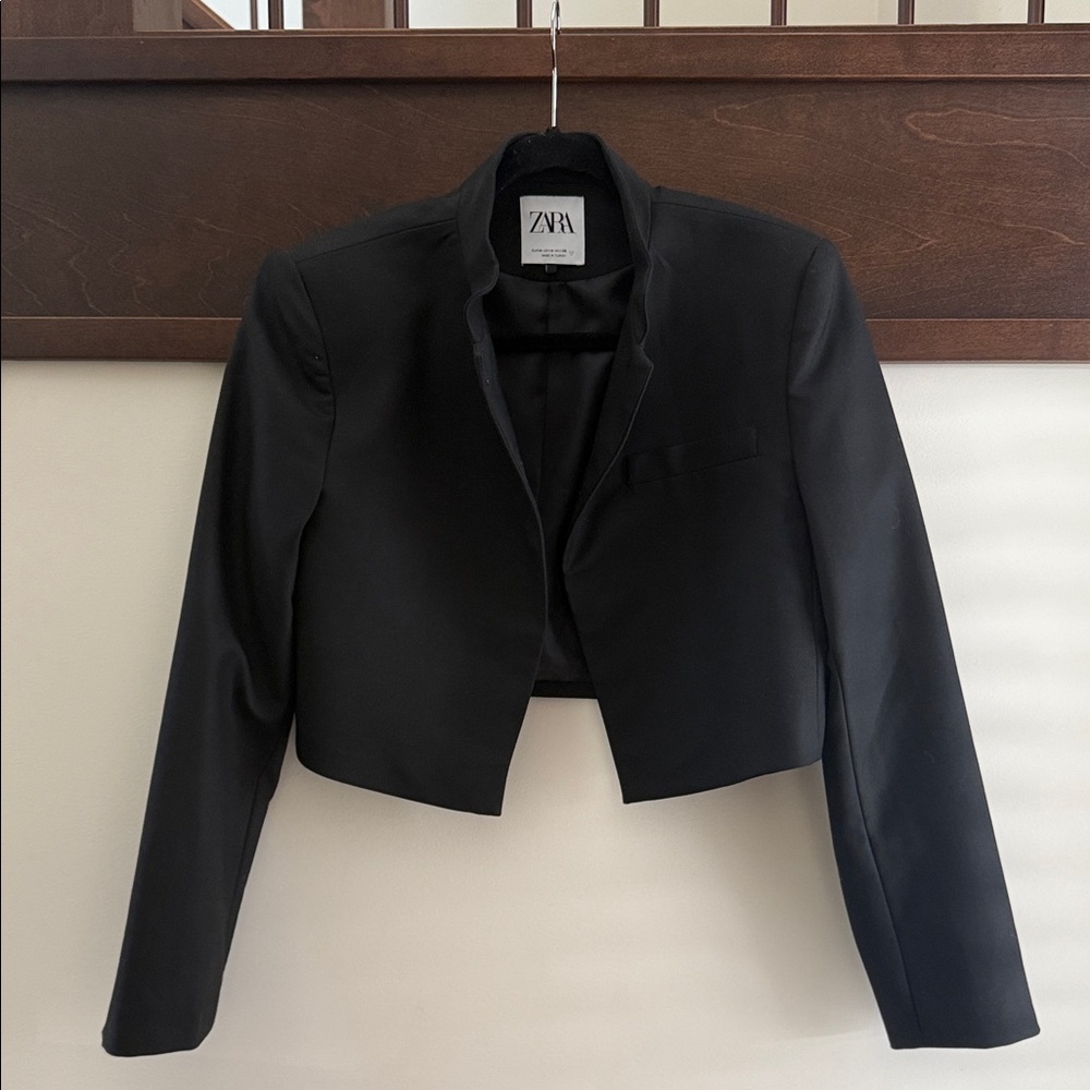 Zara Women's Elegant Black Blazer